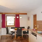 Haus Dilitz-theiner - Bachbluete *
