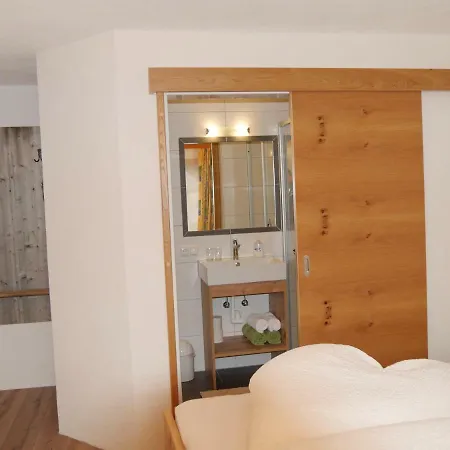 Apartment Haus Dilitz-theiner - Bachbluete Nauders