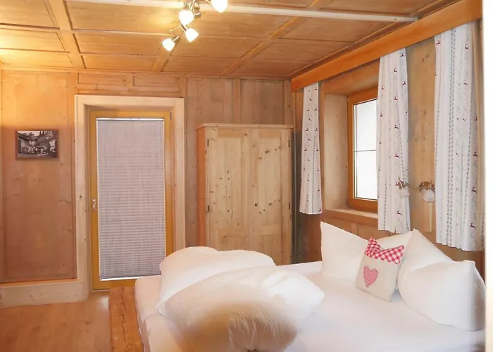 Haus Dilitz-theiner - Bachbluete Appartement Nauders